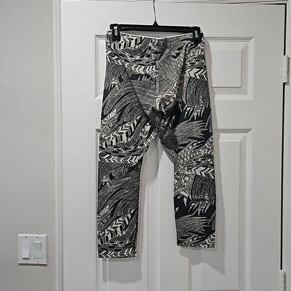 Nike Capris - Picture 2 of 2